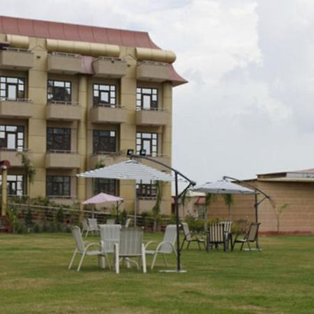 Le Grand Regency Hotel Greater Noida Exterior photo
