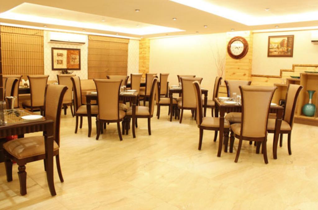 Le Grand Regency Hotel Greater Noida Exterior photo