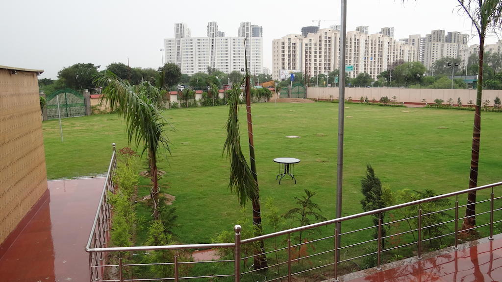 Le Grand Regency Hotel Greater Noida Exterior photo