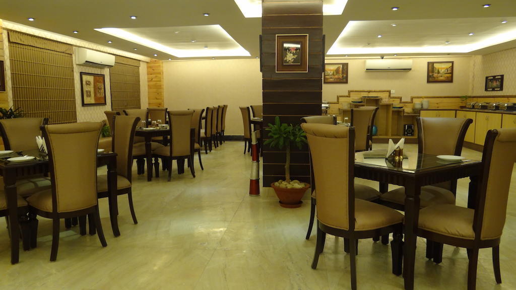 Le Grand Regency Hotel Greater Noida Exterior photo