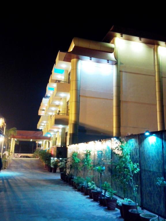 Le Grand Regency Hotel Greater Noida Exterior photo