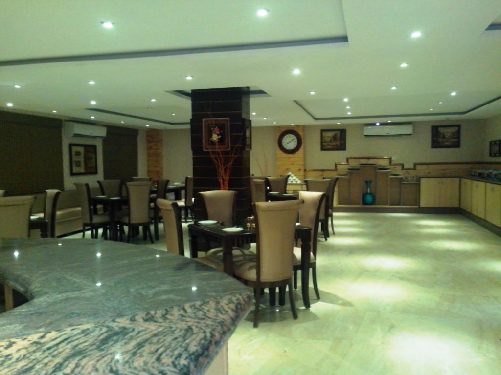 Le Grand Regency Hotel Greater Noida Exterior photo