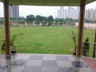 Le Grand Regency Hotel Greater Noida Exterior photo